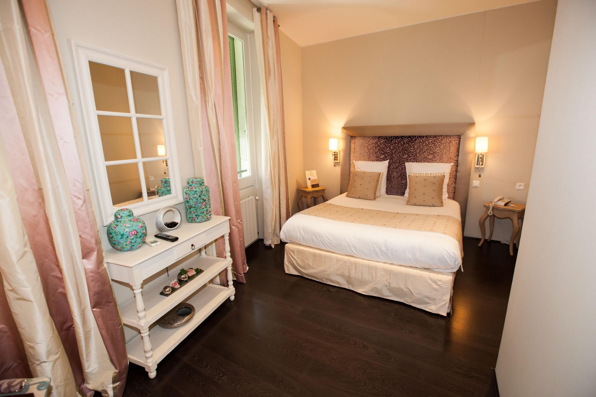 Paris Rome Hotel Menton Exterior photo