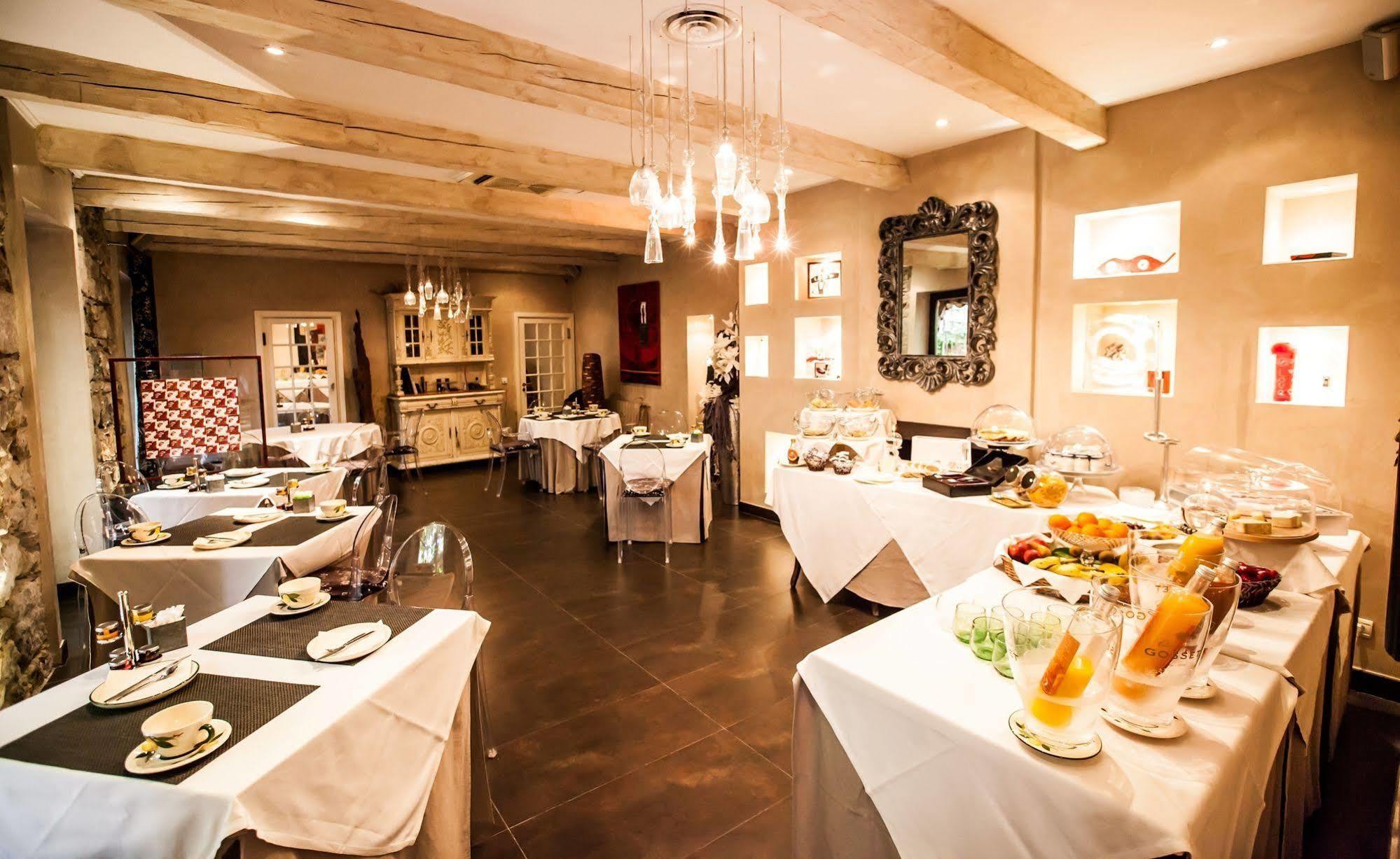 Paris Rome Hotel Menton Exterior photo